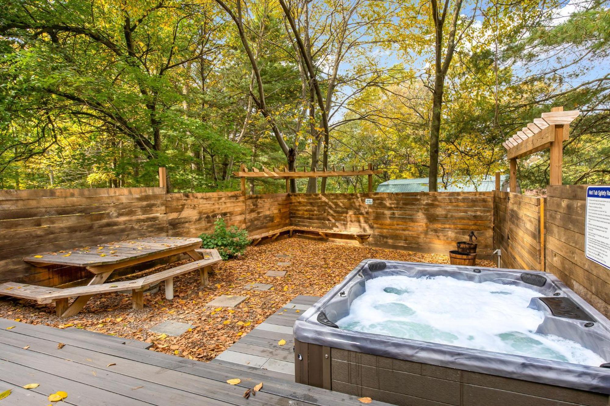 5 Bd W Hottub - Mins To Hunting Hiking & Fishing Apartment New Providence Екстериор снимка